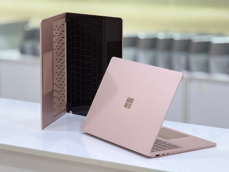 سرفیس لپتاپ۳ طلایی رم۸ حافظه۲۵۶گیگ Microsoft Surface Laptop 3 Rose Gold